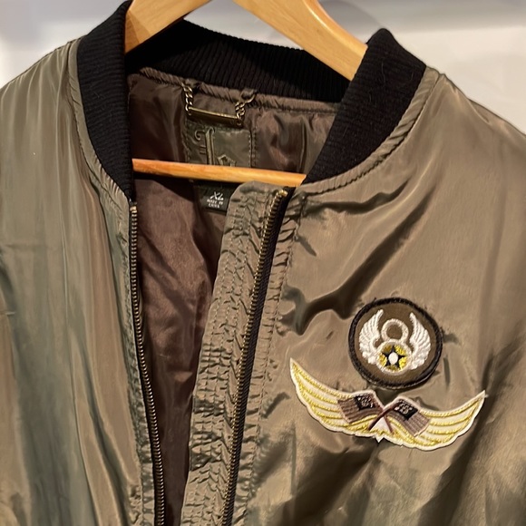 ✨HP✨ J2 Satin Bomber jacket in army green -junior sized XL - Picture 5 of 9
